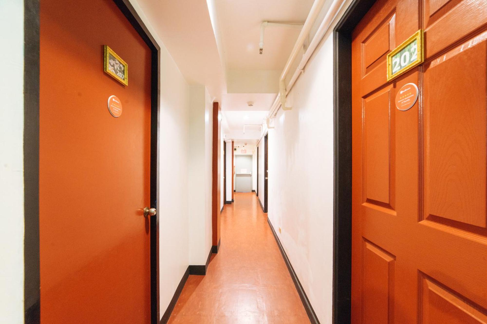 RedDoorz @ Rosario Street Bacolod Hotel Exterior foto
