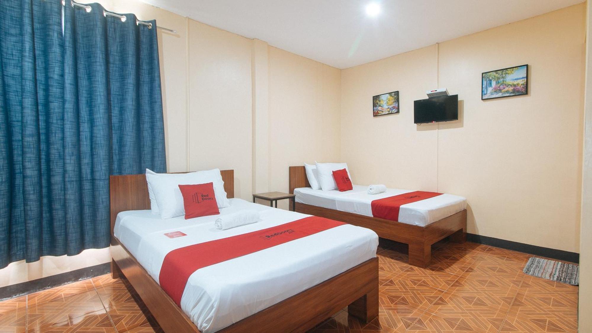 RedDoorz @ Rosario Street Bacolod Hotel Exterior foto